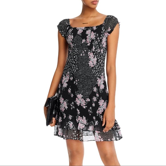 NWT (XS) Black pink floral smocked mini dress ruffle hem double square neck - Picture 8 of 9